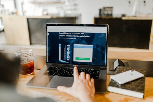 Mastering Website Lead Generation: Converting Visitors into Customers illustration