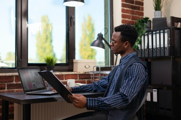 8 Tips for Developing a Website That Will Drive More Sales illustration